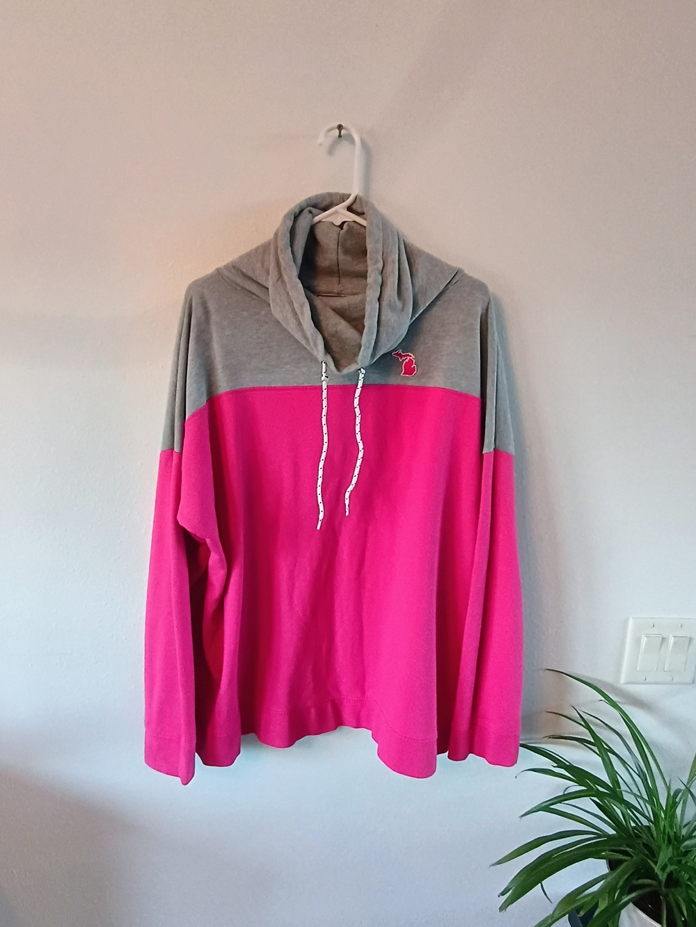 💗 Michigan Awesome Pink Gray Sweatshirt 2XL Cowl Neck Michigan Mitten Colorbloc